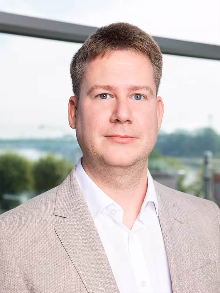 Lion Bischoff-Anwalt-Rechtsanwalt-Kanzlei-MTR Legal Rechtsanwälte